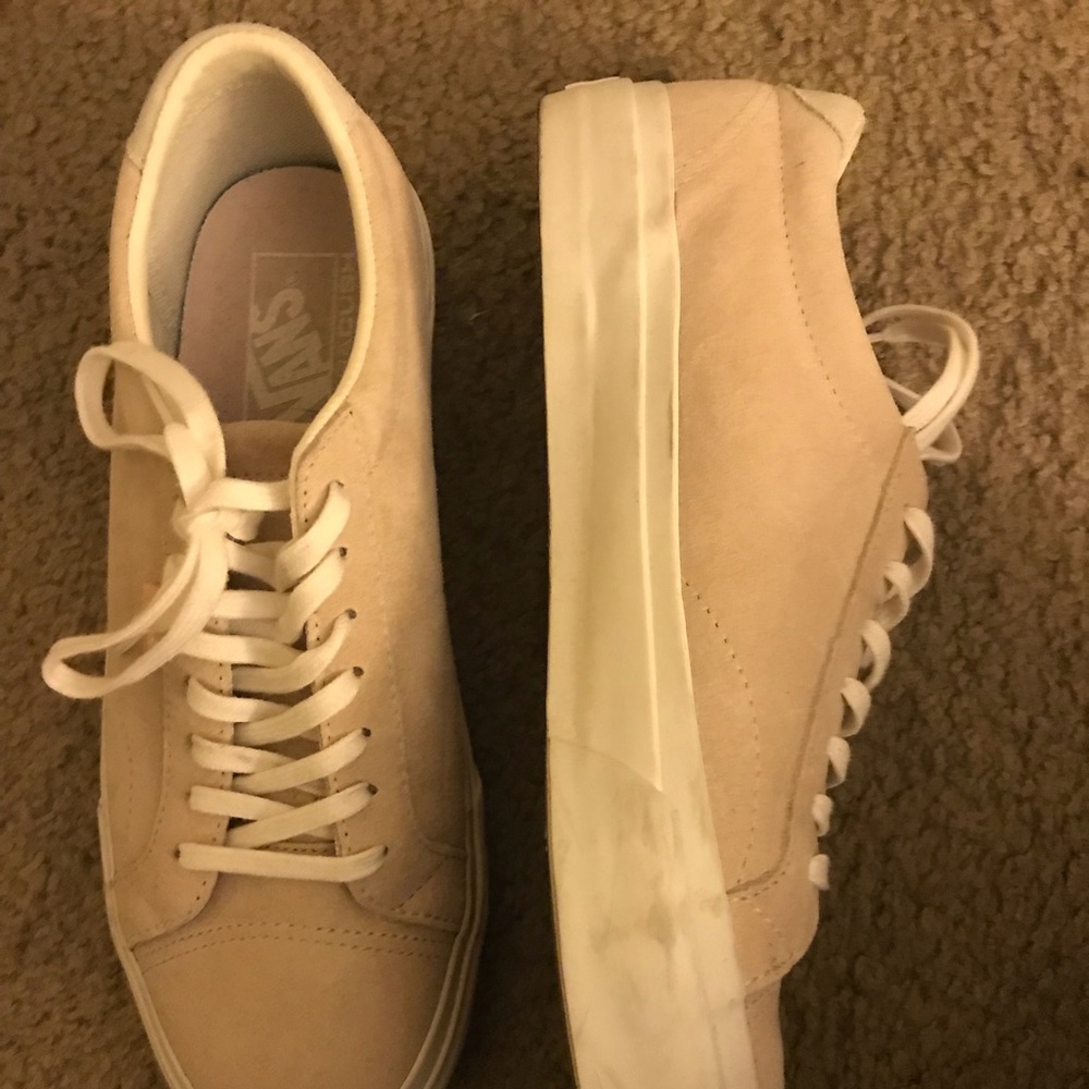 Light pink vans💓